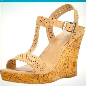 Charles David T strap beige wedge size 5 1/2